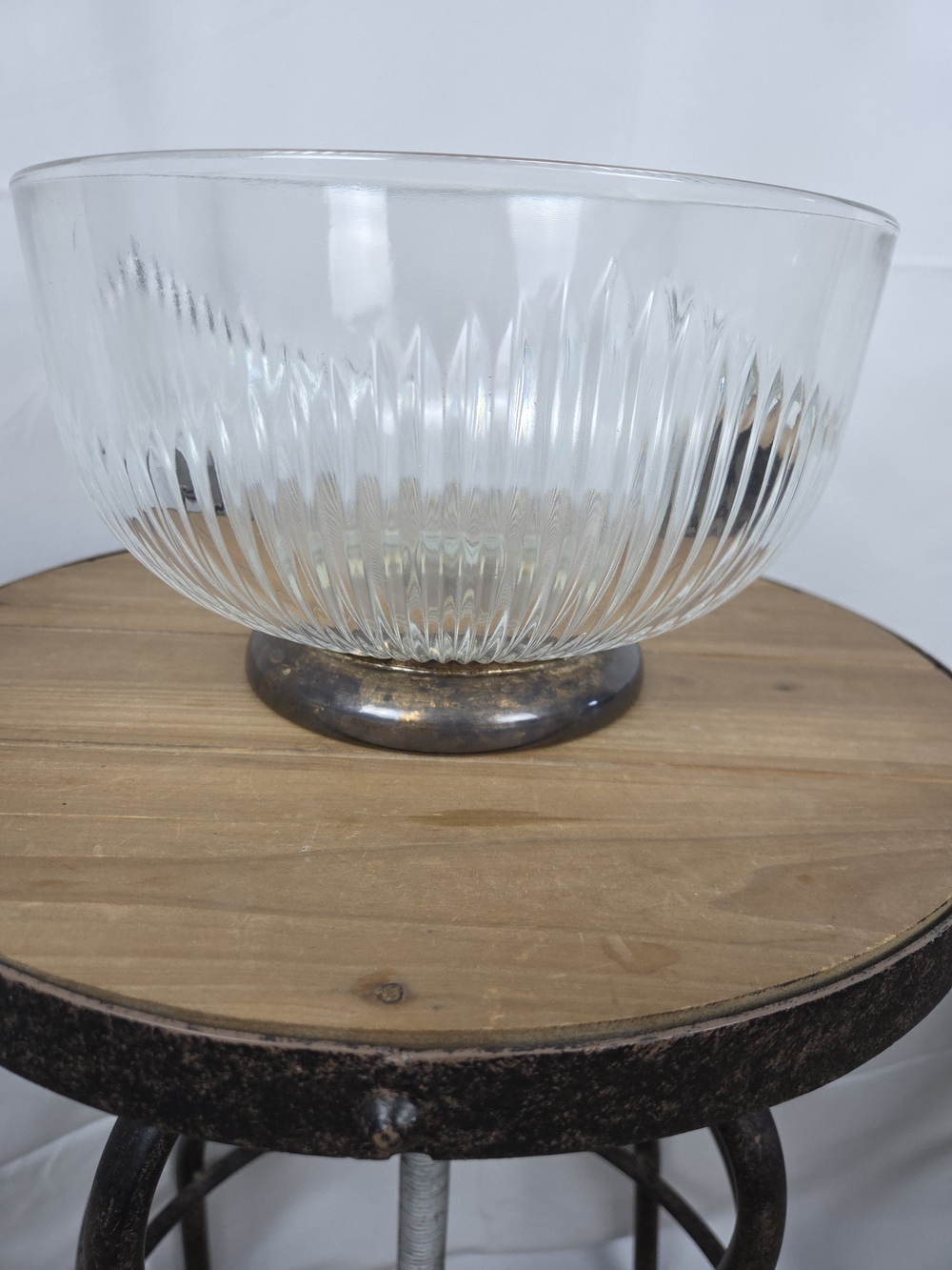 Landes/Italy....Clear Glass Ribbed Bowl with Silver Plated Base